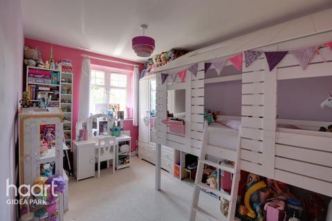 13 Academy Fields Road, Romford, RM2 5UN