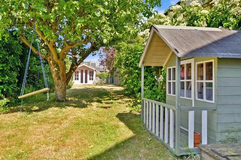 5 Hilltop Road, Reigate, RH2 7HL