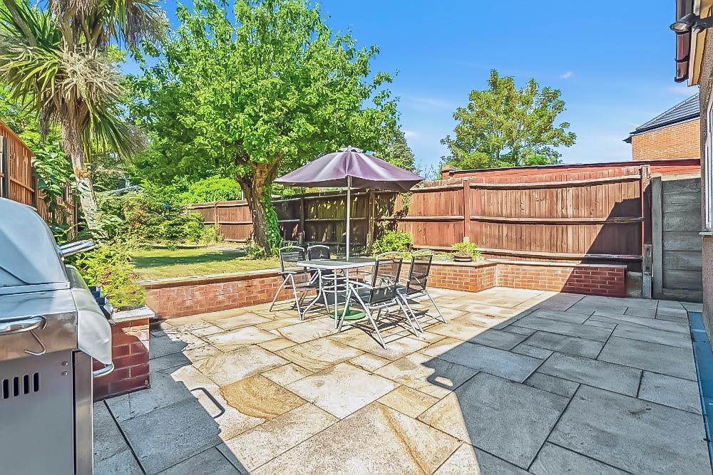 Park Crescent, Harrow Weald, Harrow, HA3 3 bed detached house £875,000