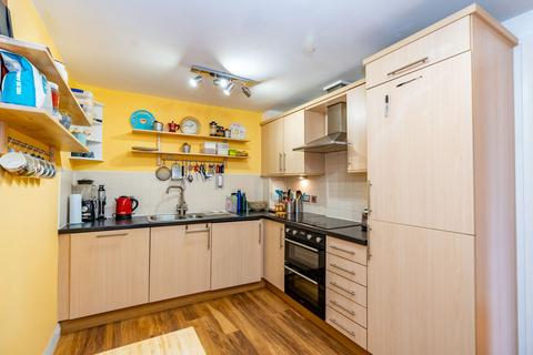 25/28 Brunswick Road, Edinburgh, EH7 5GY