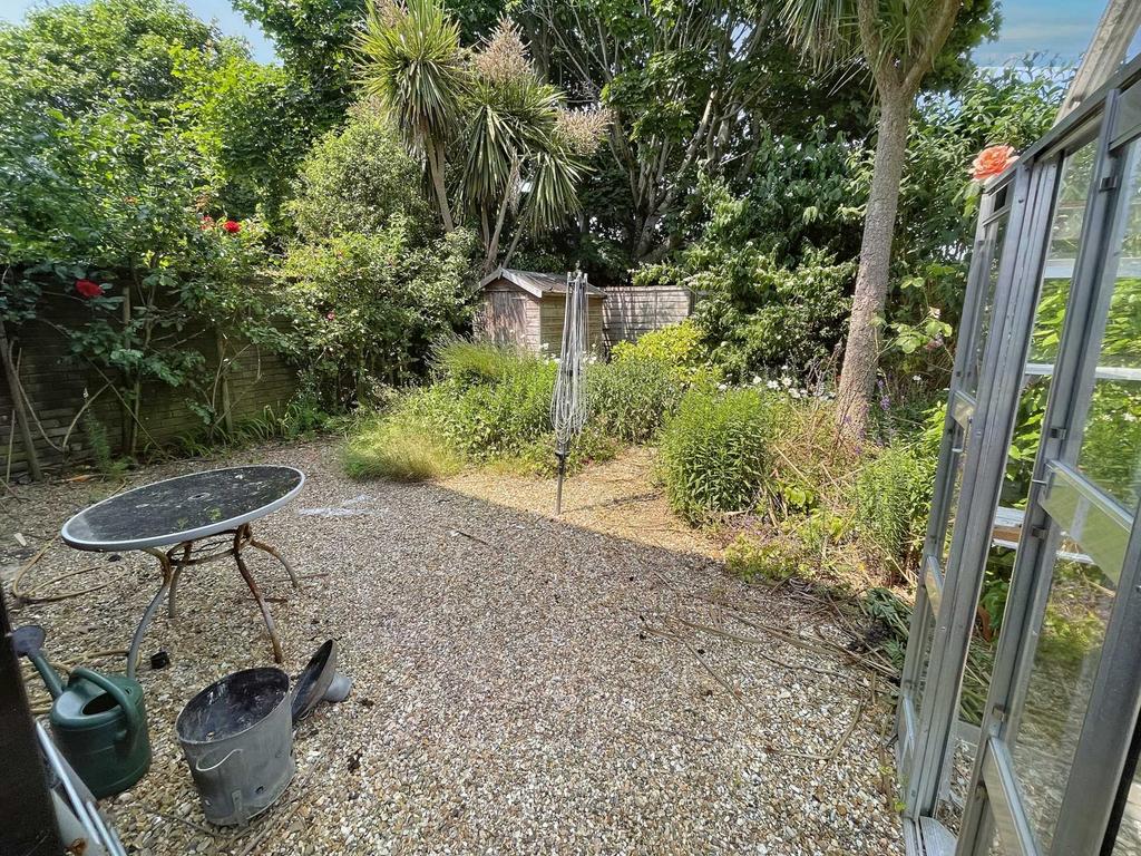 Comet Way, Christchurch BH23 1 bed cluster house £995 pcm (£230 pw)