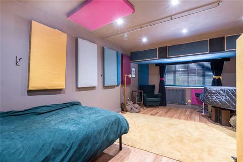 2 Croftongate Way, London, SE4 2DL