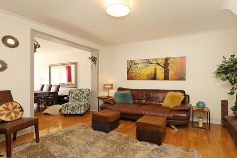 21 Barnham Road, Greenford, UB6 9LR