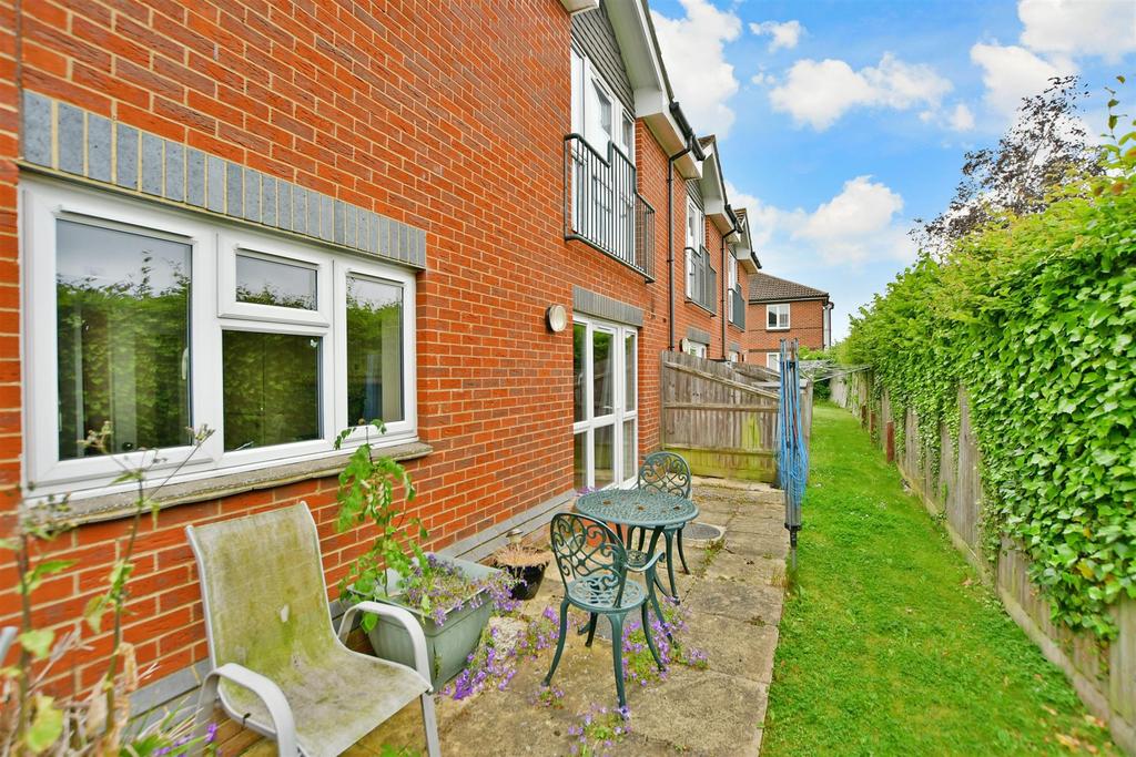 Guardian Court, Rainham, Gillingham... 1 bed ground floor flat £195,000