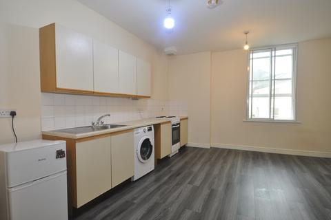 Studio to rent, Piccadilly Chambers, Upper Piccadilly, Bradford, Yorkshire, BD1