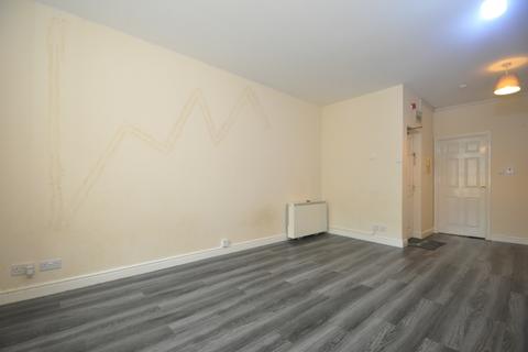 Studio to rent, Piccadilly Chambers, Upper Piccadilly, Bradford, Yorkshire, BD1