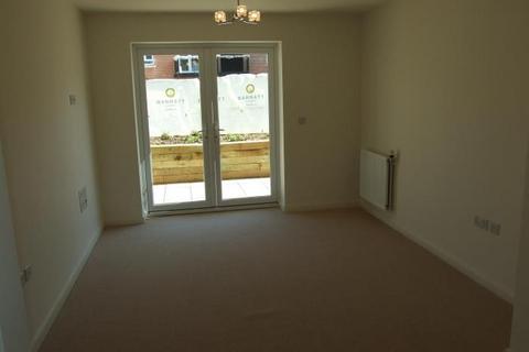 1 bedroom flat for sale, Featherstone Road, Southall, UB2