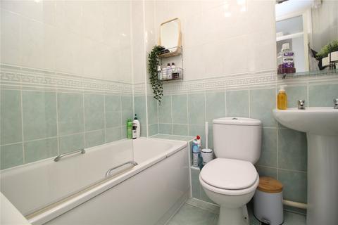 2 bedroom house for sale, White Knights, Barton On Sea, Hampshire, BH25