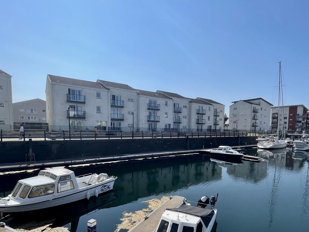 99 Mariners View, Ardrossan 2 bed apartment for sale £109,995