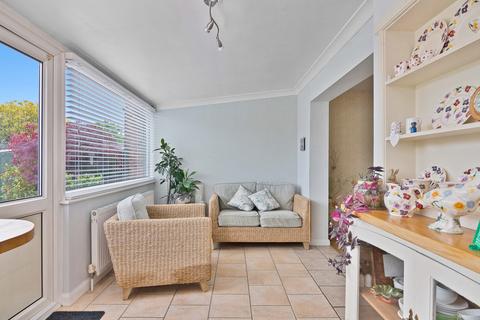 16 Chipperfield Close, Upminster, RM14 3EA