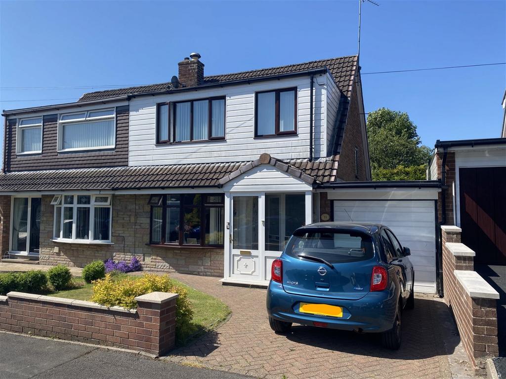 Oak Avenue, Royton 3 bed semidetached house for sale £254,950