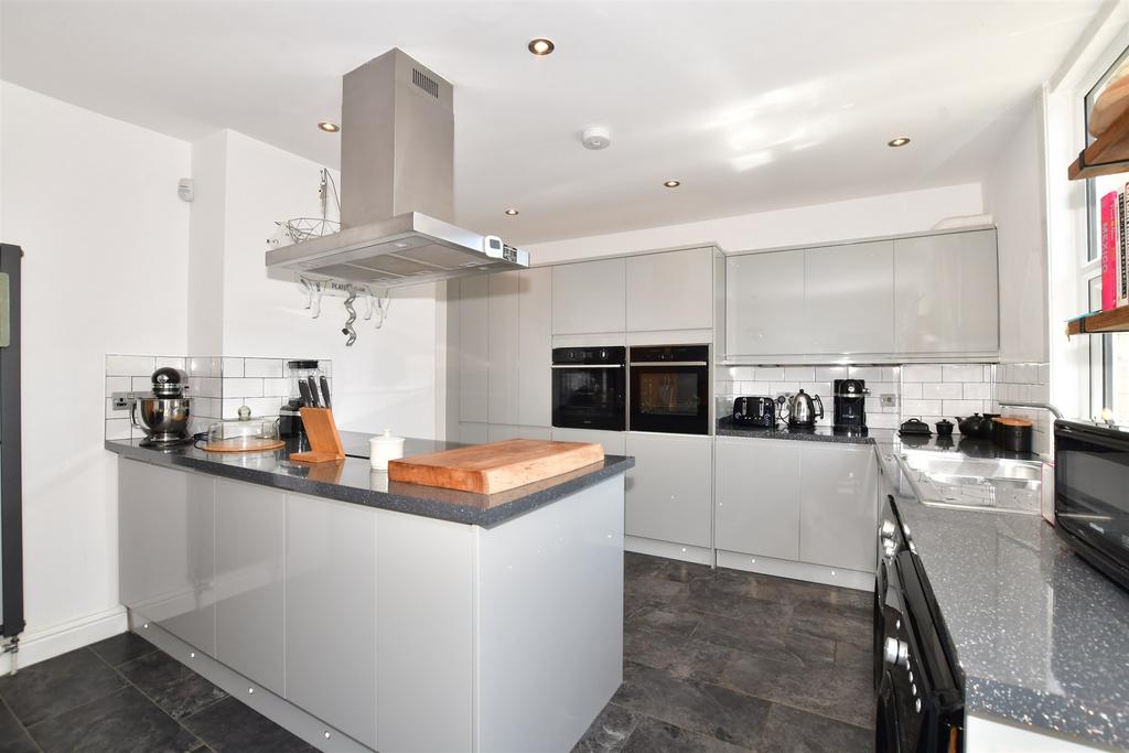Florence Road, Barming, Maidstone, Kent 3 bed terraced house for sale £400,000