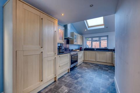 4 bedroom detached house for sale, Water Street, Kingswiford, DY6 7QD