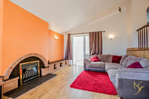 91 Hallow Road, Worcester, WR2 6DF