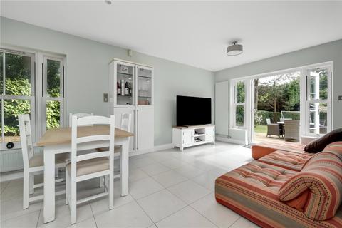 5 bedroom detached house to rent, Midgarth Close, Oxshott, Leatherhead, Surrey, KT22