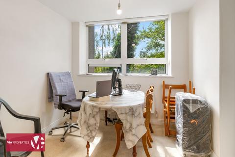 1 bedroom flat for sale, Skyline House, Swingate, Stevenage SG1