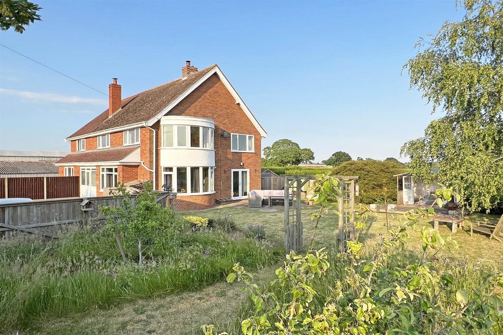 Eaton Hereford, HR2 5 bed semidetached house for sale £450,000