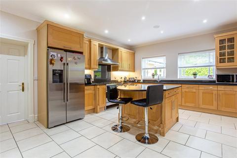 2 Alpine Close, Ascot, SL5 9WB