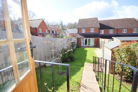 27 Bowling Lane, Billingshurst, RH14 9FT