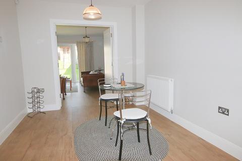 27 Bowling Lane, Billingshurst, RH14 9FT
