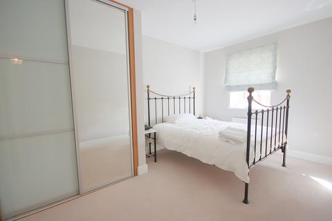 27 Bowling Lane, Billingshurst, RH14 9FT