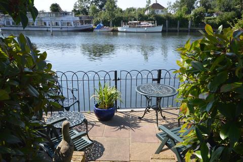 2 bedroom end of terrace house for sale - Thames Street, Sunbury-on-Thames