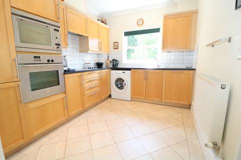 2 bedroom apartment to rent, Westcott Street, Westcott