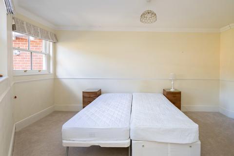 2 bedroom apartment to rent, Westcott Street, Westcott