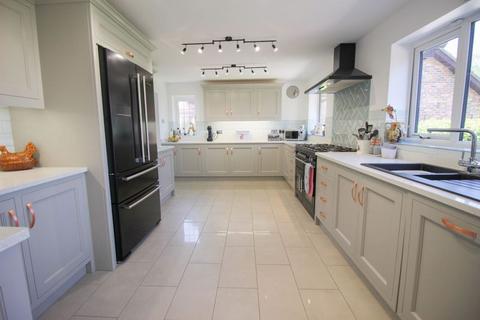 9 Heathview, Leek, ST13 7AT