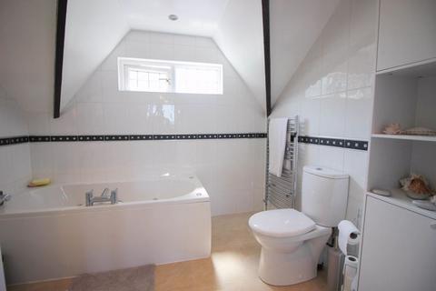 9 Heathview, Leek, ST13 7AT
