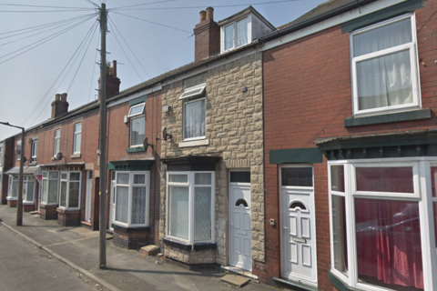 2 bedroom end of terrace house to rent, Co-Operative Street