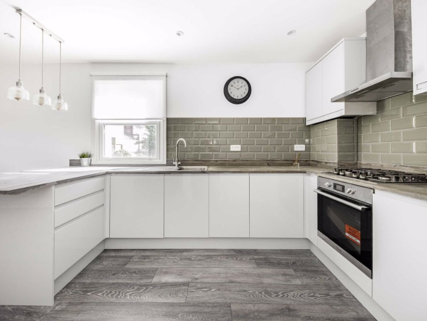 Bickley Street, Tooting Broadway SW17 2 bed flat £2,102 pcm (£485 pw)