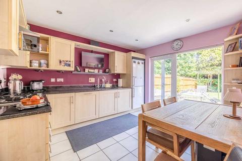 4 bedroom detached house for sale - Swallow Fields, Iver SL0