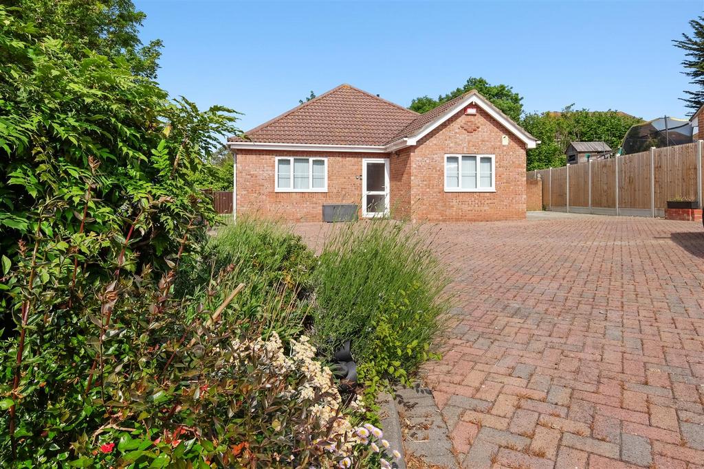 Way, Whitstable 3 bed detached bungalow for sale £465,000