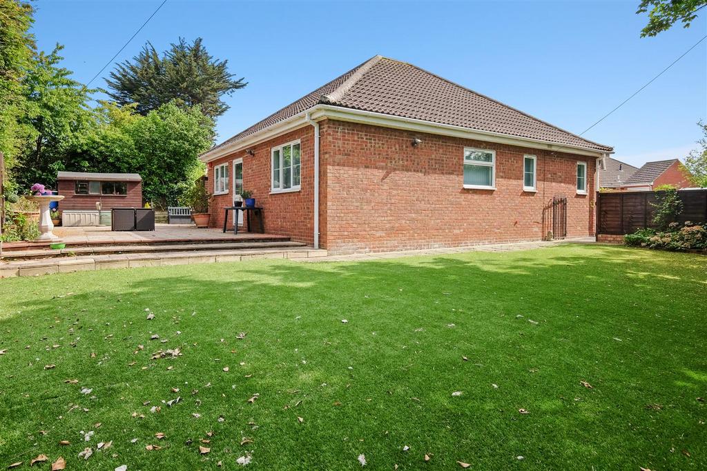 Way, Whitstable 3 bed detached bungalow for sale £465,000