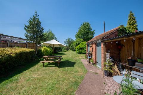 3 bedroom semi-detached house for sale, Old Worcester Road, Hartlebury, Kidderminster