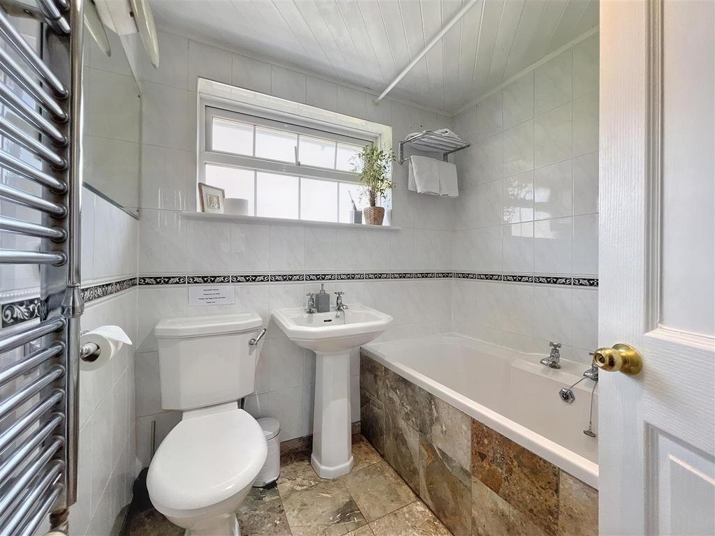 Ensuite to Bedroom Two