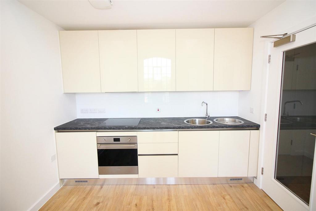 Living dining kitchen