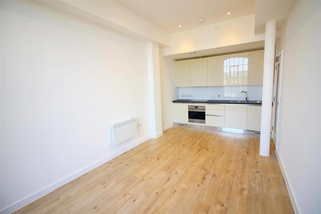 Living dining kitchen