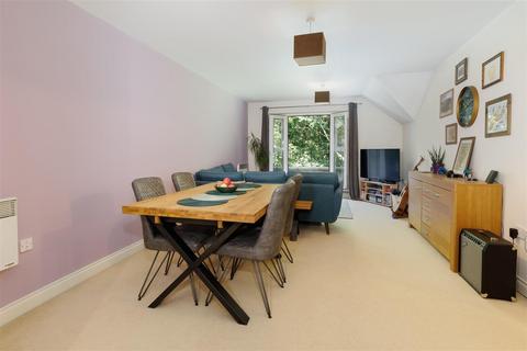 67 Birch Meadow Close, Warwick, CV34 4TZ