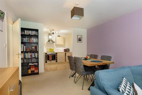 67 Birch Meadow Close, Warwick, CV34 4TZ