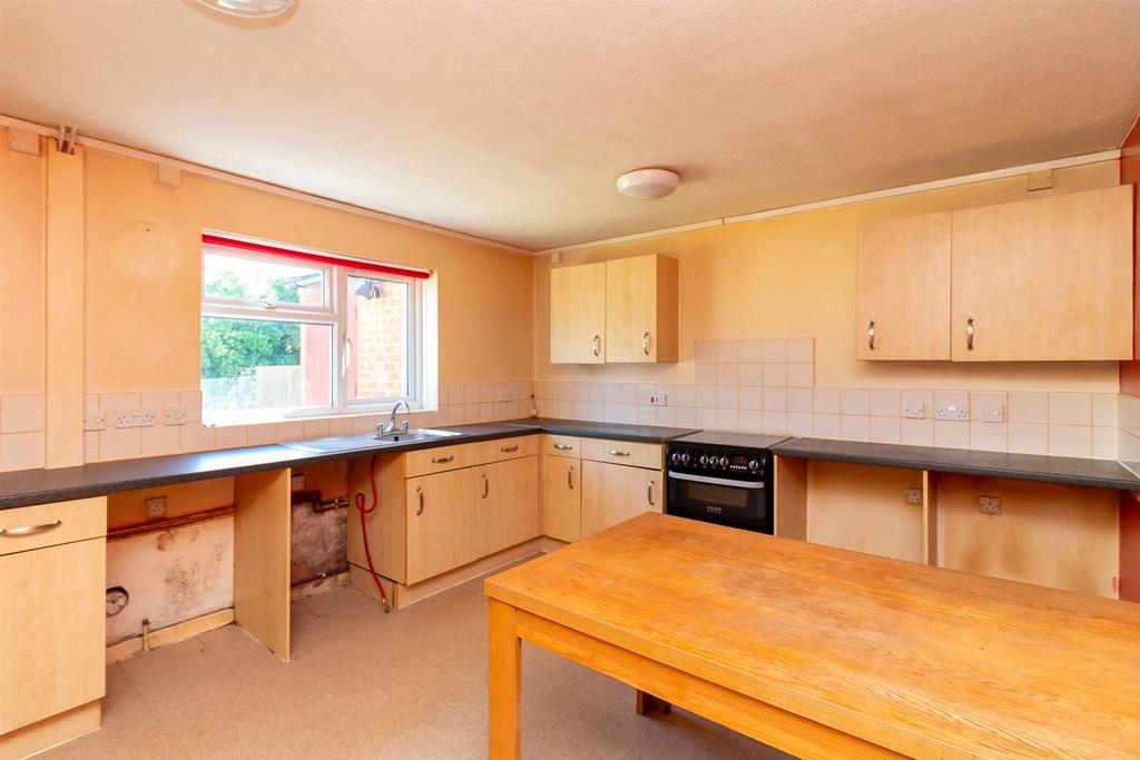 Fenton Road, Nottingham 3 bed semidetached house for sale £170,000