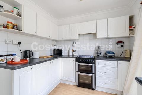 22 Pursley Road, London, NW7 2BT