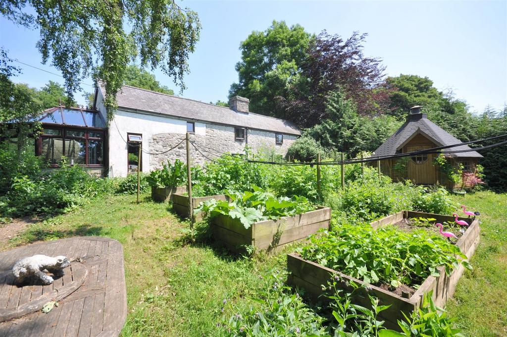 Nant Glas, Llandrindod Wells 4 bed detached house for sale £695,000