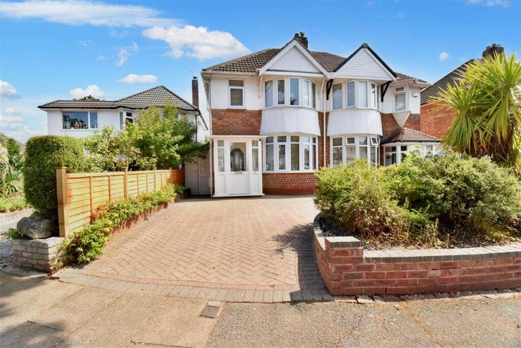 Gleneagles Road, Birmingham 3 bed semidetached house for sale £240,000
