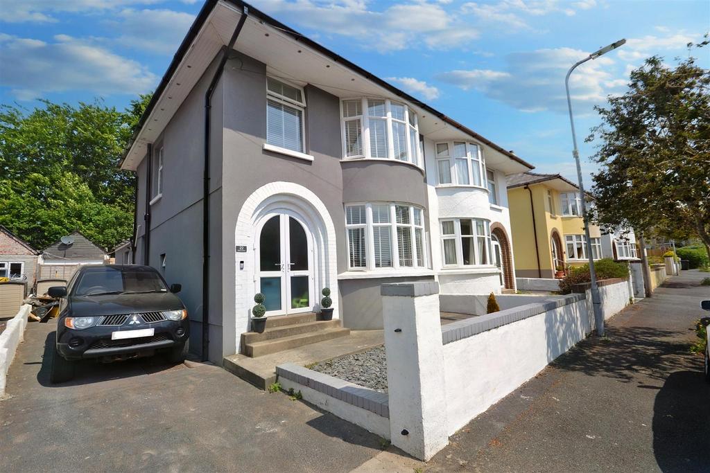 Steele Avenue, Carmarthen 4 bed semidetached house £325,000