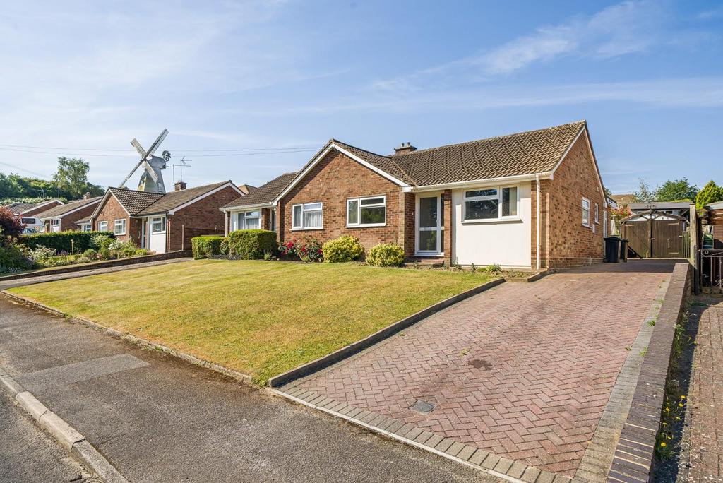 Harvey Road, Willesborough, Ashford TN24 2 bed semidetached bungalow