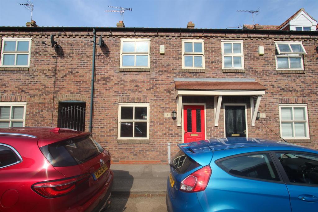 Stepney Grove, Bridlington 3 bed terraced house for sale £134,950