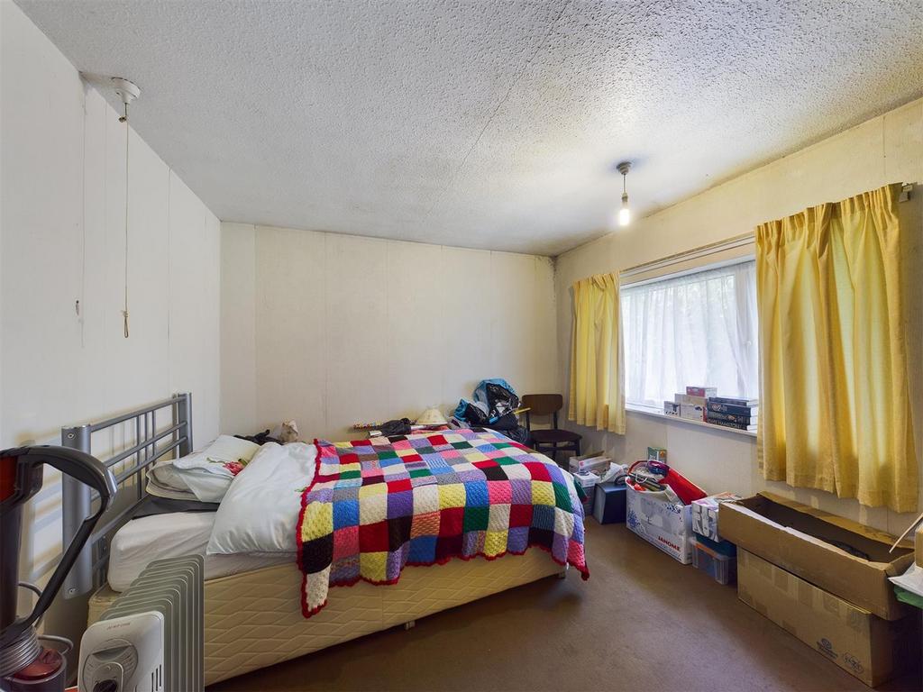 Bedroom: