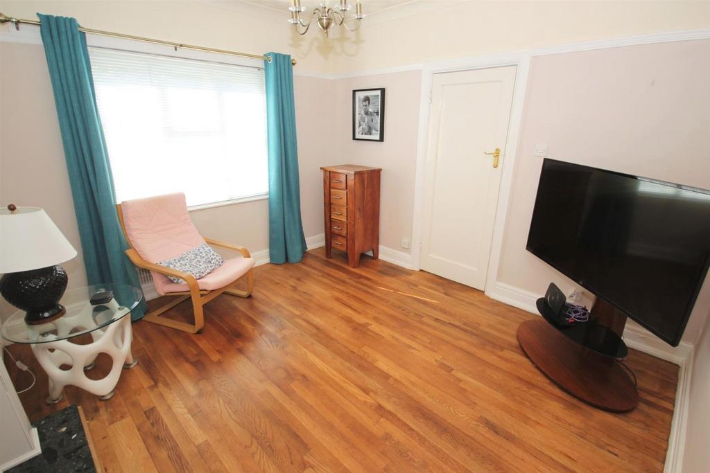 Pantmawr Road, Rhiwbina, Cardiff 4 bed detached house for sale £695,000